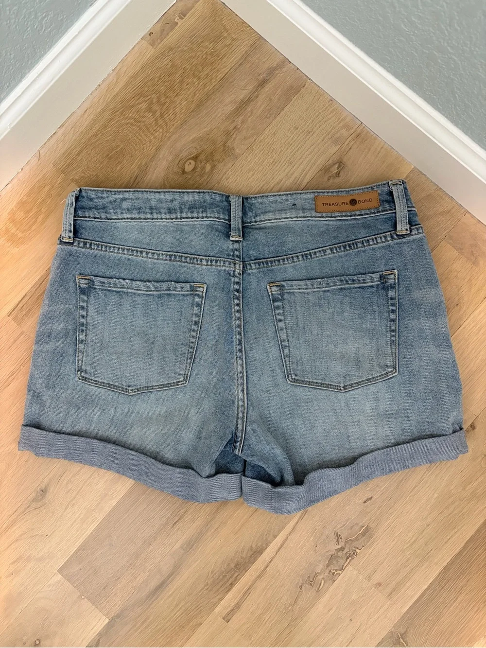 Treasure & Bond Light Blue Denim Roll-Cuff Shorts - Picture 5 of 6